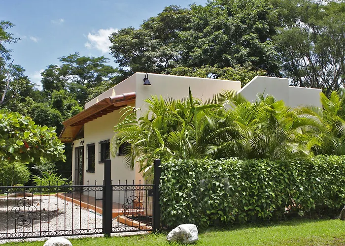 Lodge Guacamaya *